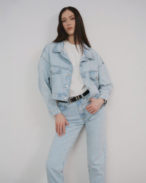 Kurtka jeansowa Liwa jasnoniebieska - bawełna z recyklingu